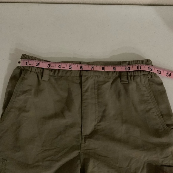 Magellan Outdoors Shorts Fish Gear Water Repellant Tan Kid’s Size Large (14-16) - Picture 3 of 11